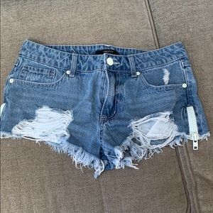 Ripped Shorts. Zippers on sides